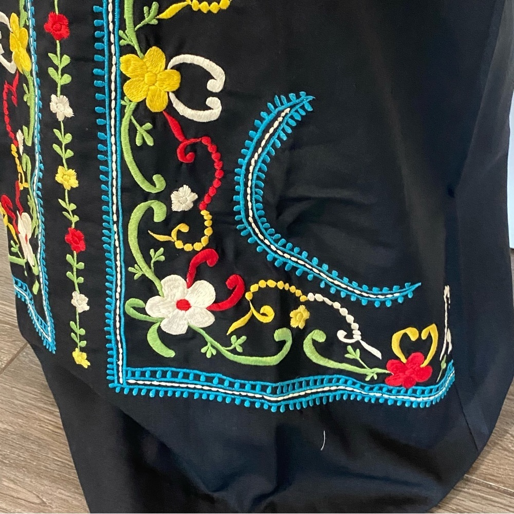 Wash-N-Wet Vintage Embroidered Dress - Picture 8 of 9